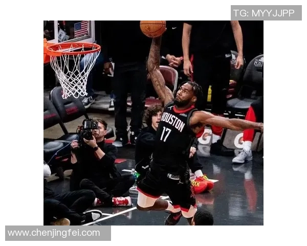 火箭队与开拓者激战1212场面精彩球迷热情高涨